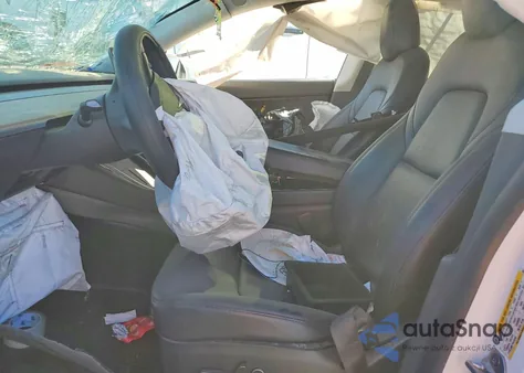 2021 Tesla Model Y z USA, uszkodzony, nr VIN 5YJYGDEE9MF090721